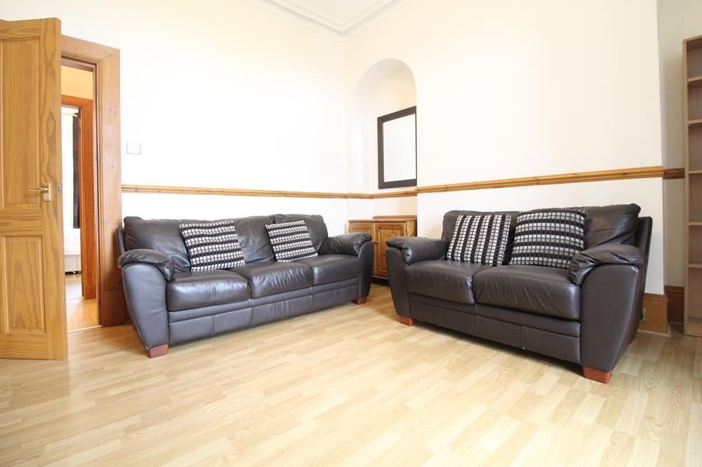 Property photo 2 of 6 Lounge