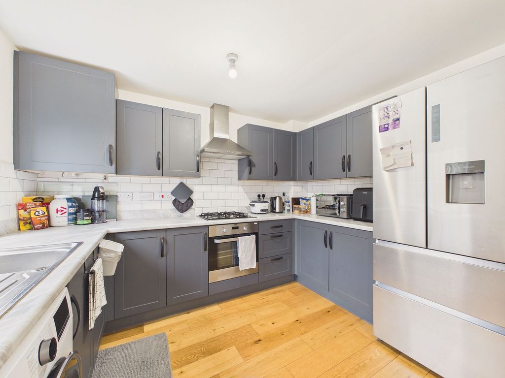 Property photo 2 of 12 Kitchen