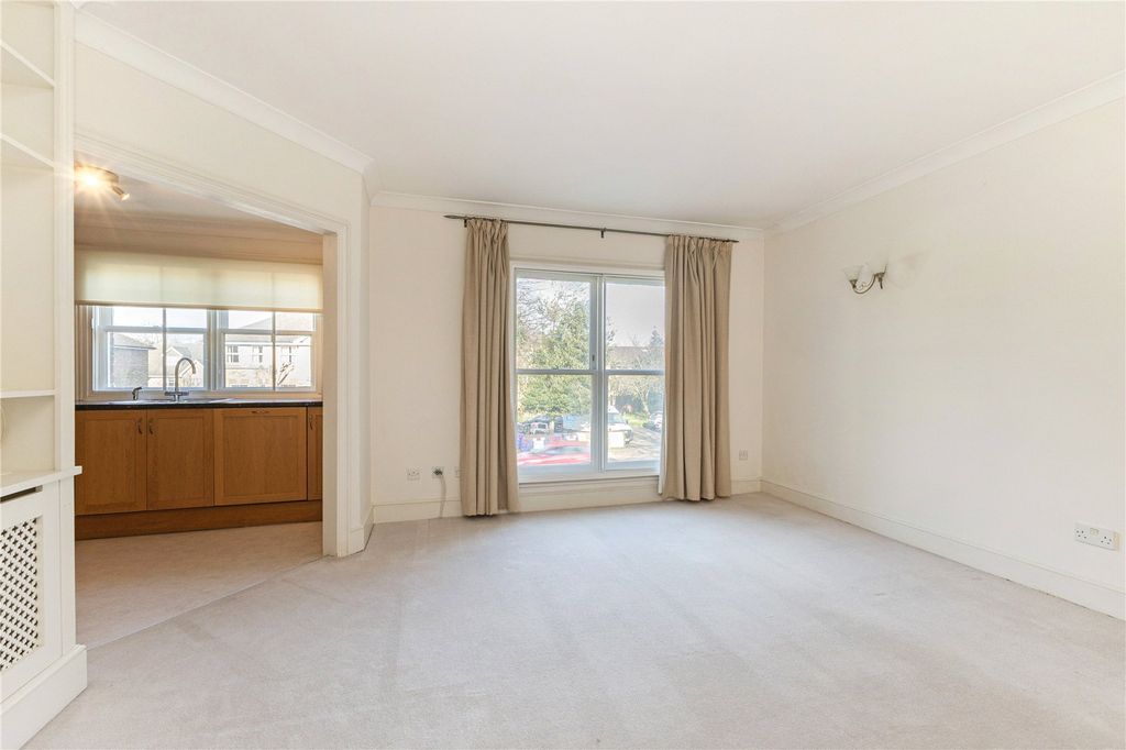 Property photo 3 of 10 Reecption