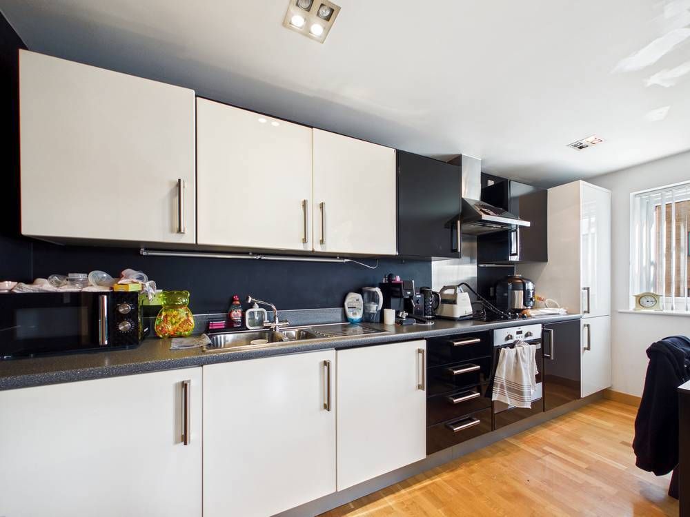 Property photo 3 of 11 Giraffe360-Still002