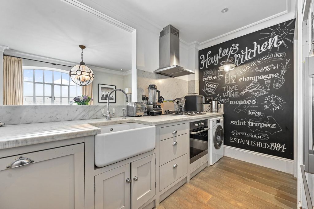 Property photo 2 of 11 Tec - 19 Millers Wharf - Kitchen3 (1).Jpg