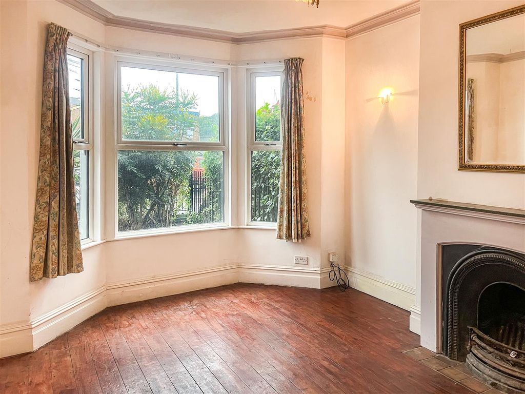 Property photo 2 of 16 11-11-2025__16-26-28_Img_2761.Hxu9d.Jpg