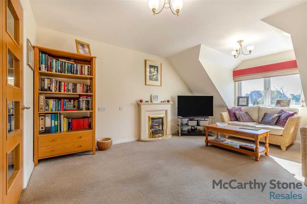 Property photo 3 of 18 8642997-Interior19.Jpg