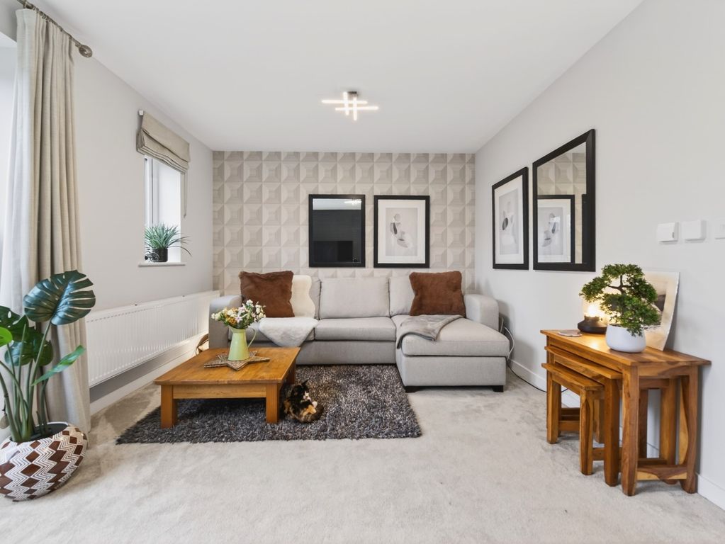 Property photo 3 of 33 4817555