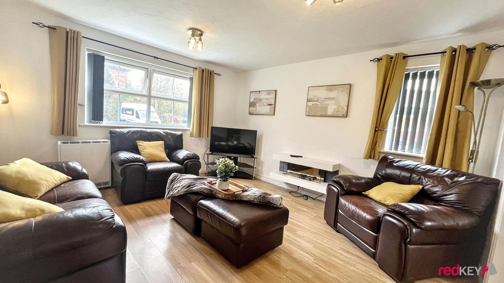 Property photo 2 of 8 Lounge