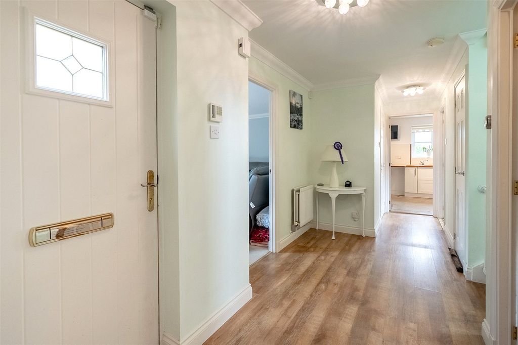 Property photo 2 of 51 Bruntwood Tap