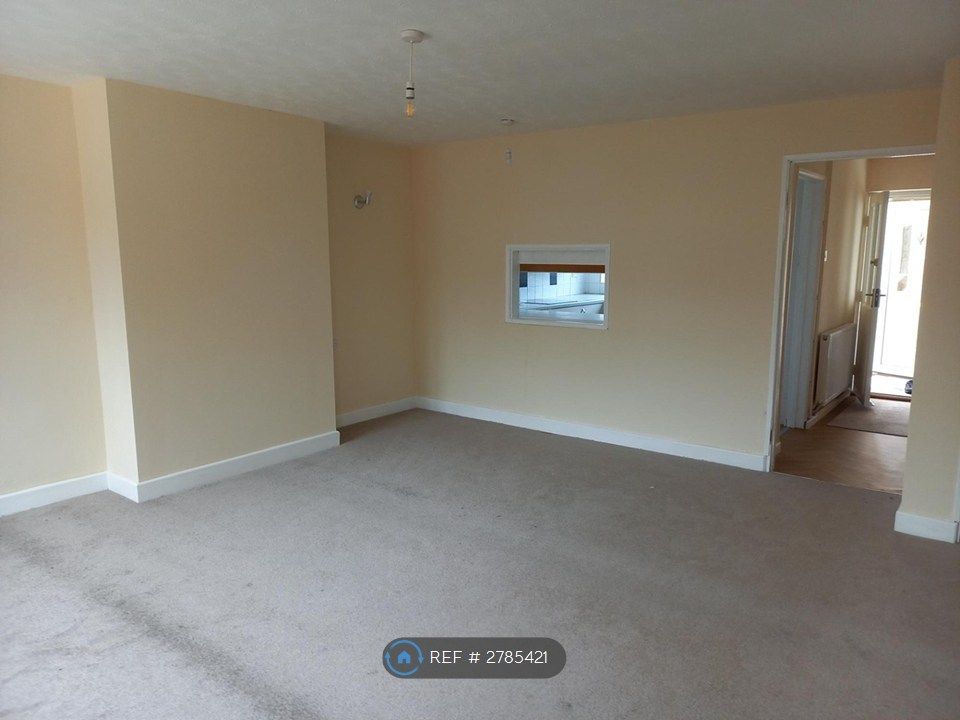 Property photo 2 of 14 Living