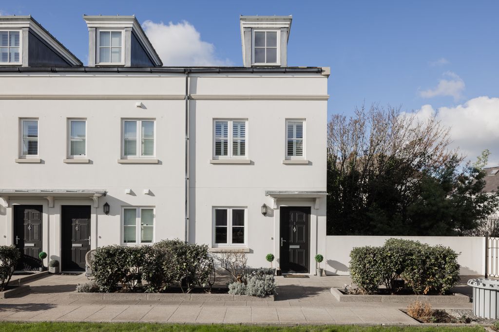 Property photo 3 of 20