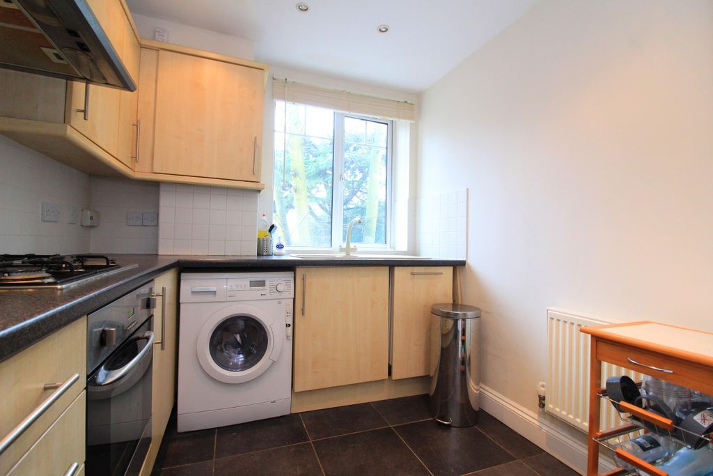 Property photo 2 of 11 Kitchen