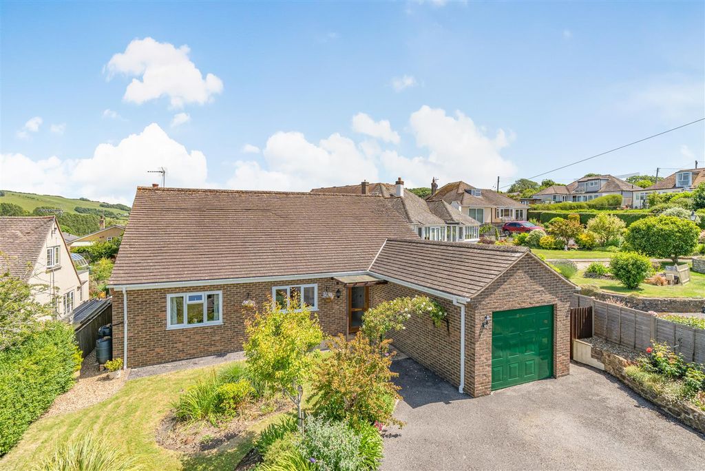 Property photo 1 of 20