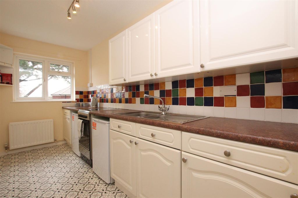 Property photo 2 of 7 Kitchen.Jpg