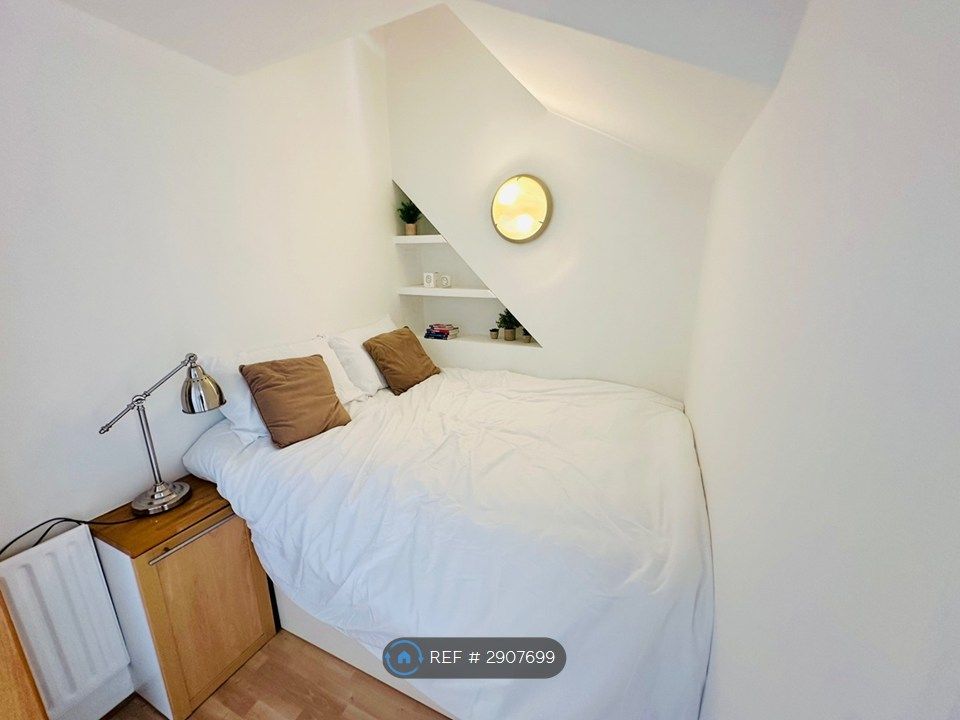 Property photo 2 of 3