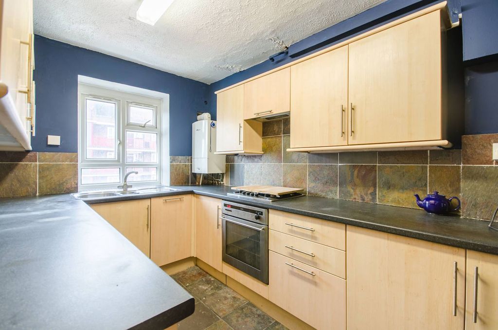 Property photo 2 of 9