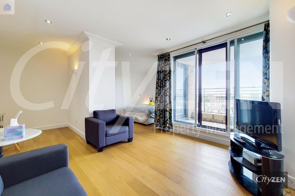 Property photo 1 of 12 Studio Suite Living Area