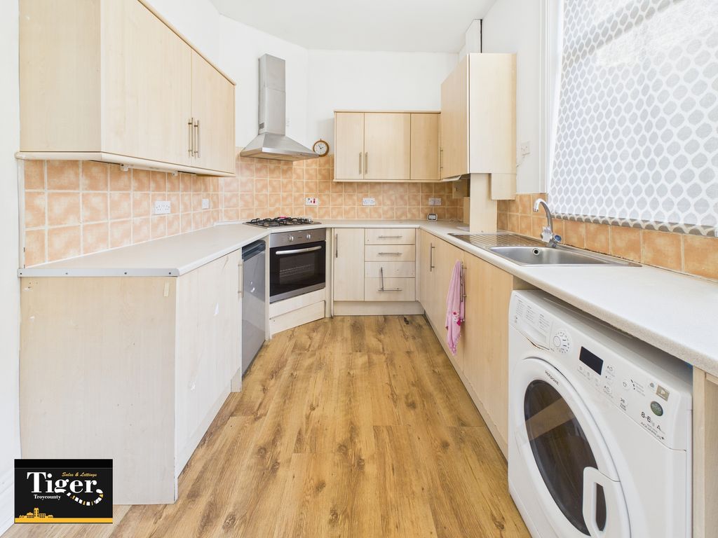 Property photo 3 of 9 Cam02176G0-Pr0779-Still002