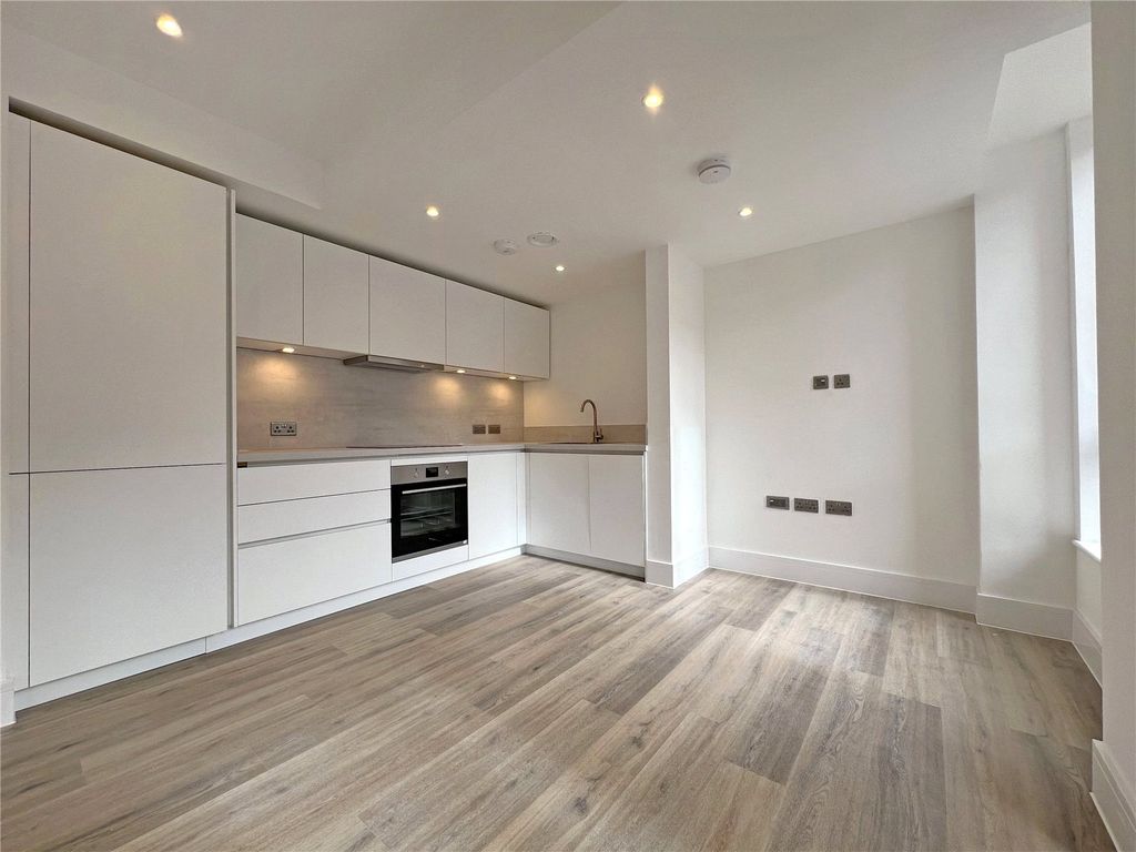 Property photo 3 of 9 Picture No. 12