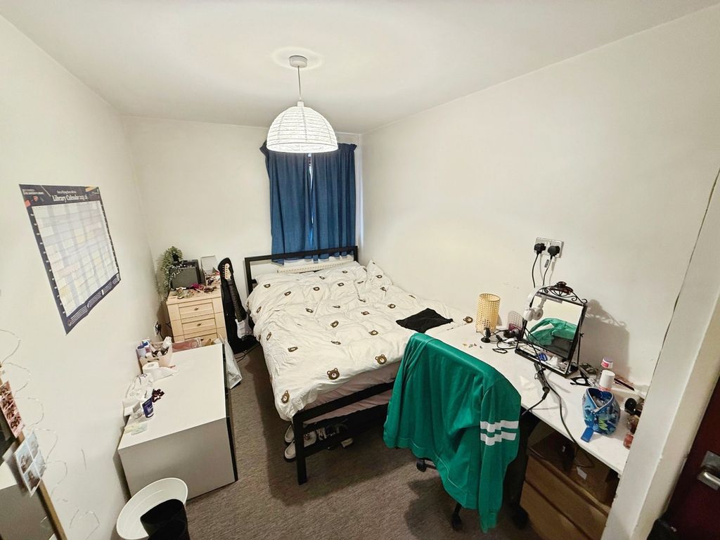 Property photo 3 of 6 Picture No. 04