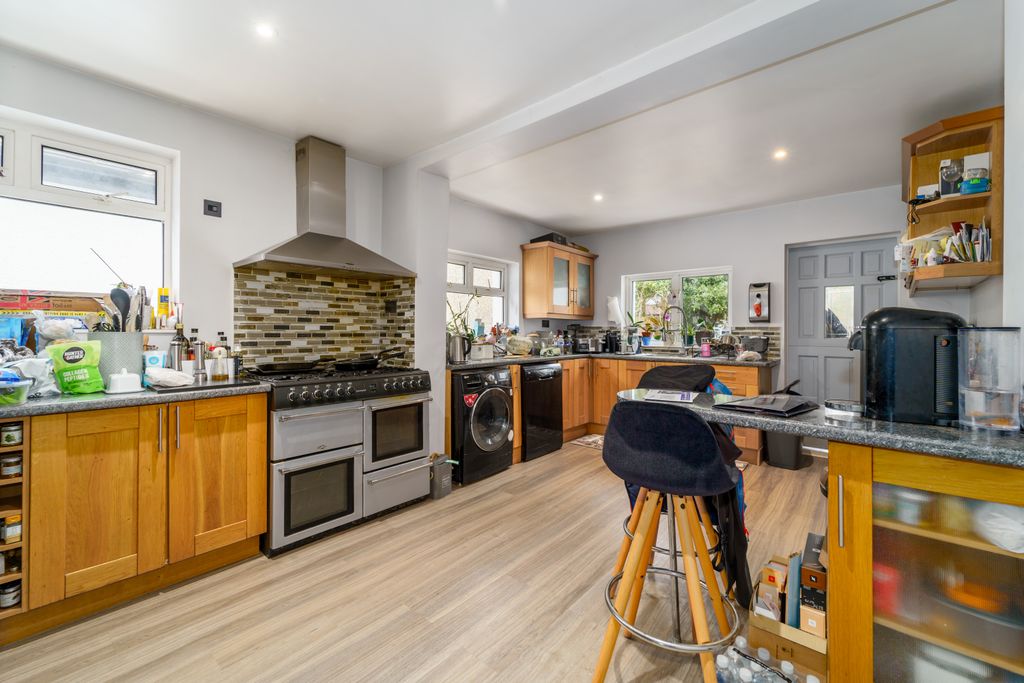Property photo 2 of 34 Kitchen