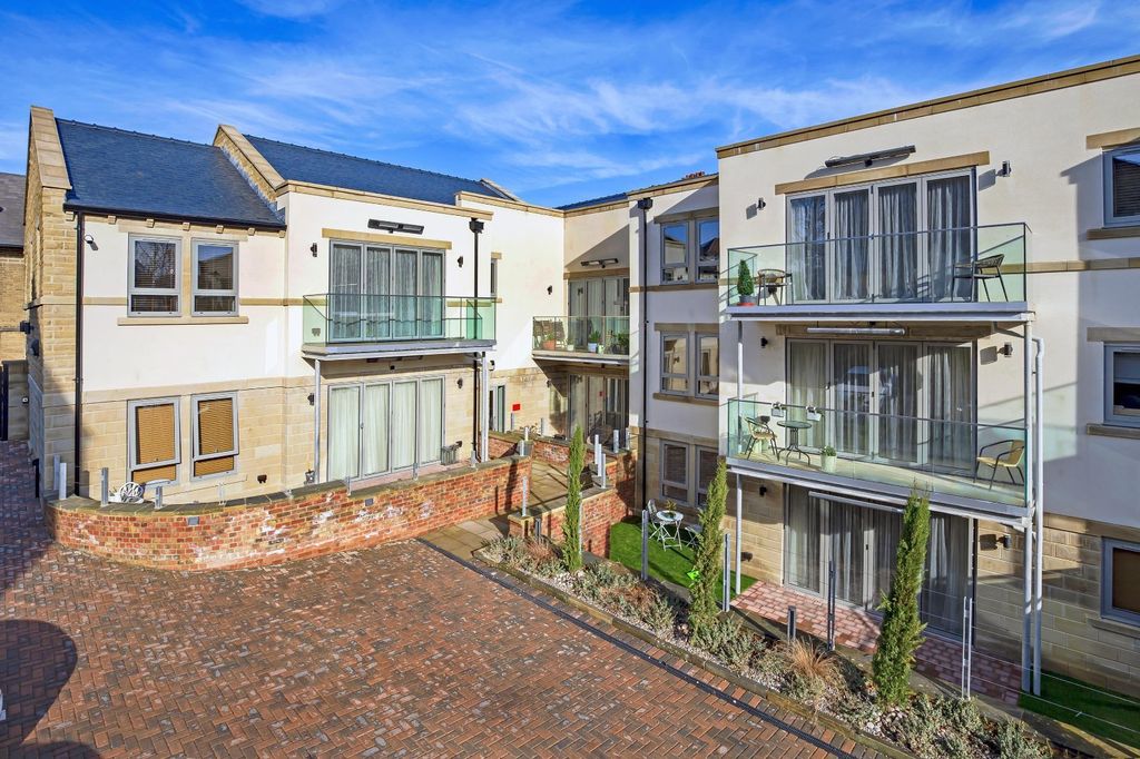 Property photo 1 of 11 Picture No. 27