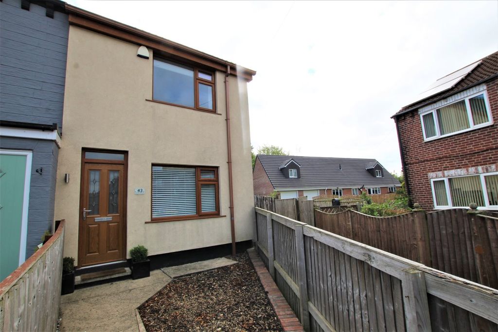 Property photo 1 of 16 2 Bed Semi Detached