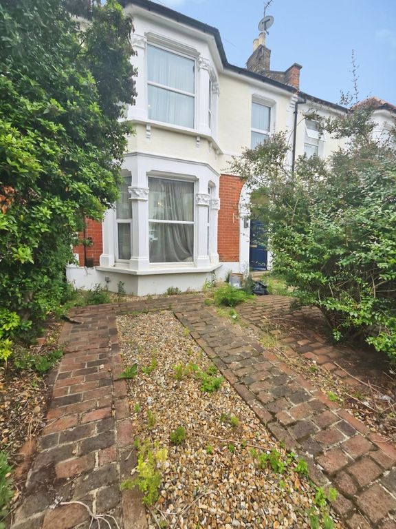 Property photo 2 of 18