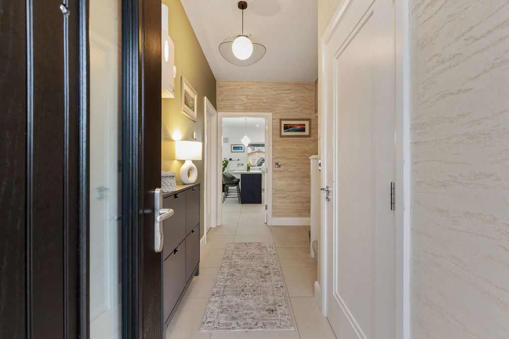 Property photo 2 of 30