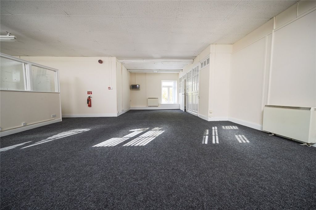 Property photo 2 of 12 Picture No. 08