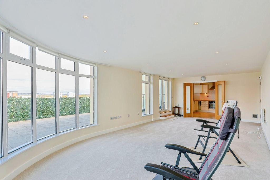 Property photo 2 of 18 Photo