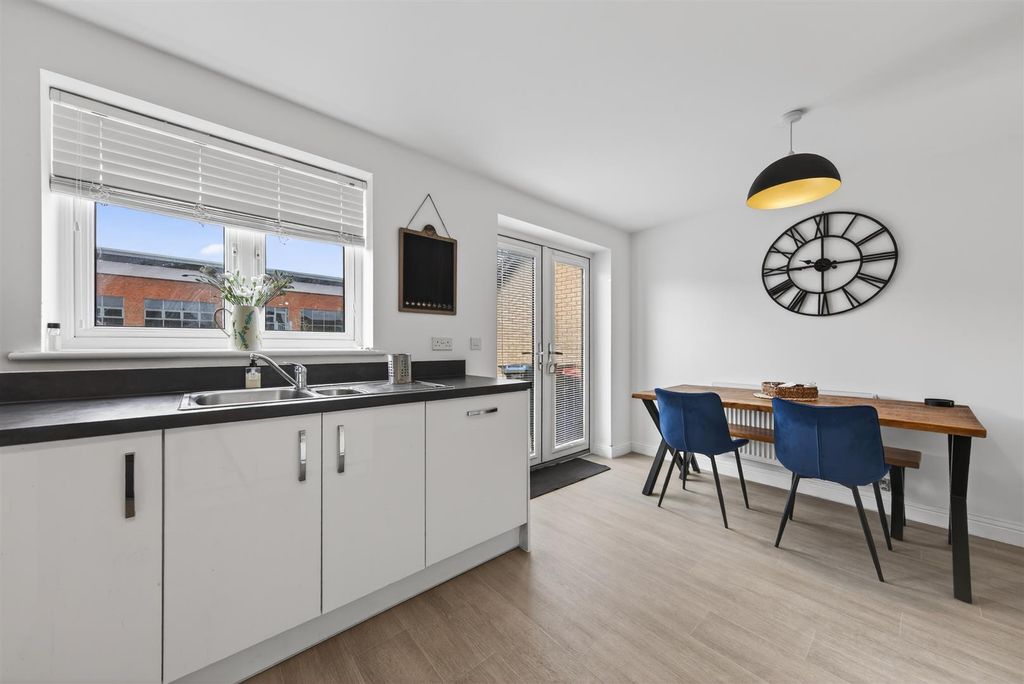 Property photo 3 of 23 32Bengroveweb15.Jpg