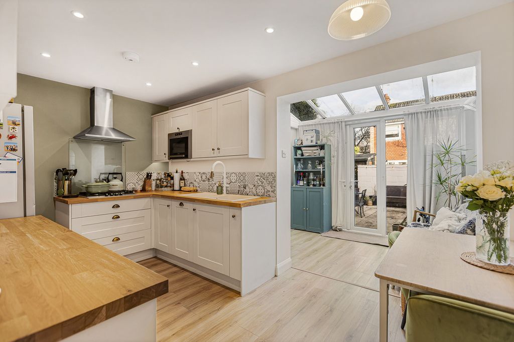 Property photo 2 of 24