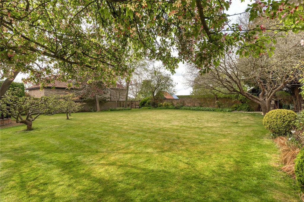 Property photo 2 of 31 Picture No. 65