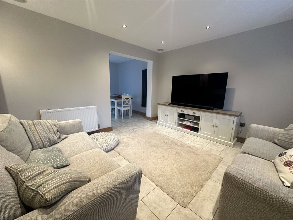 Property photo 2 of 11 Picture No. 18