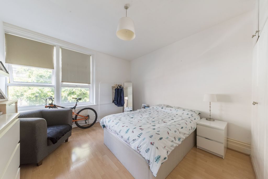 Property photo 2 of 6 Photo 5