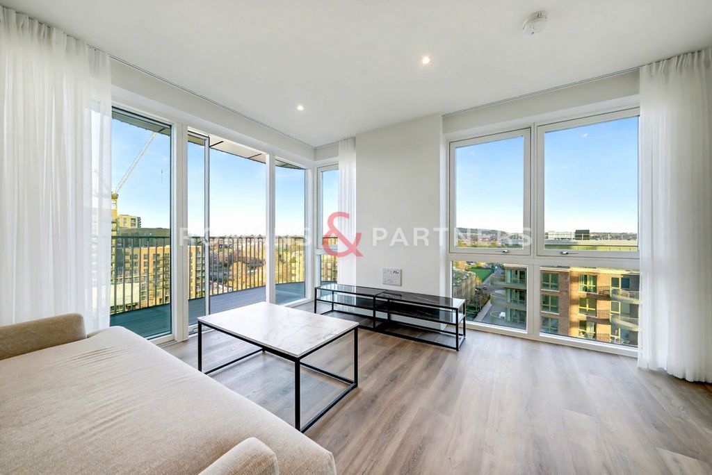 Property photo 2 of 12