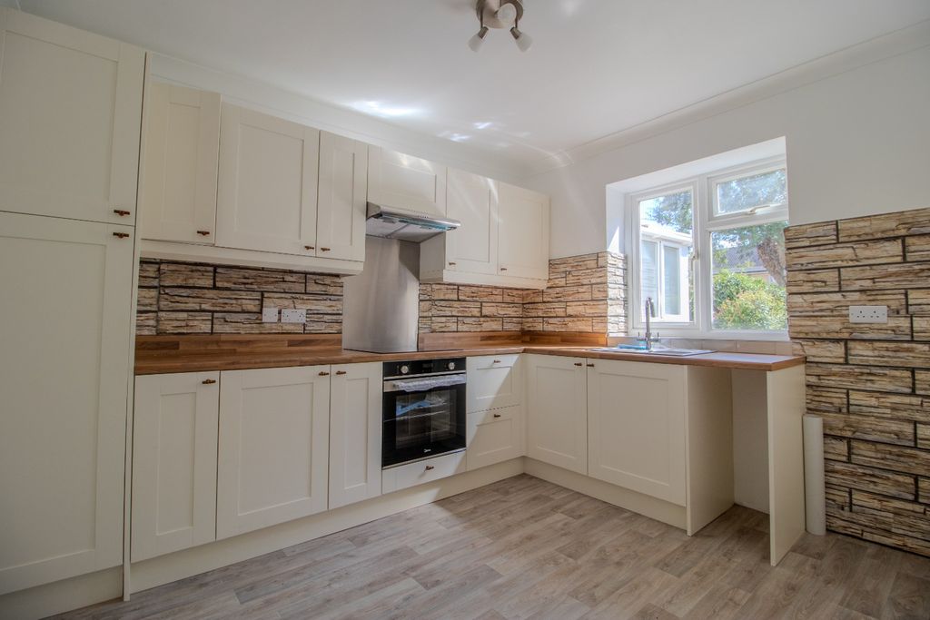 Property photo 3 of 16 4154495