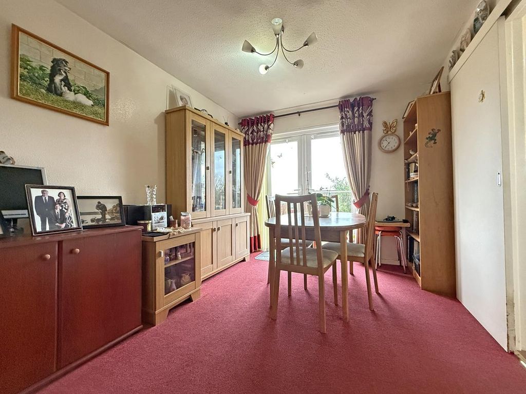 Property photo 3 of 18 Pattinson Drive 48 - Dining Room.Jpg