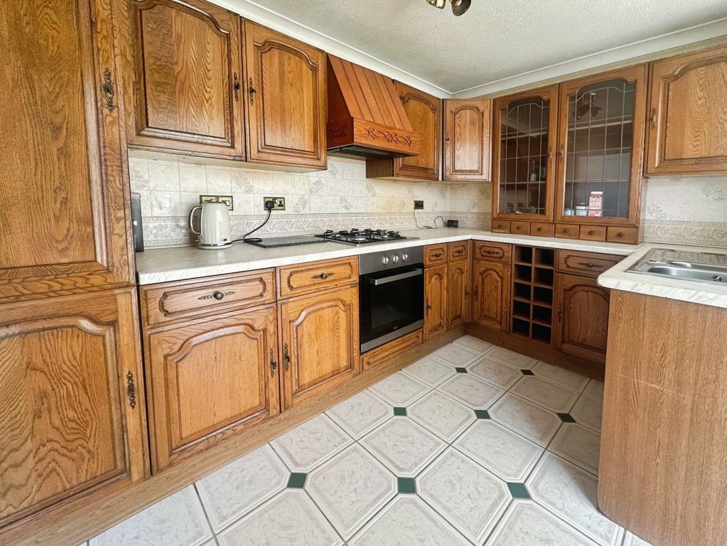 Property photo 2 of 15 Kitchen