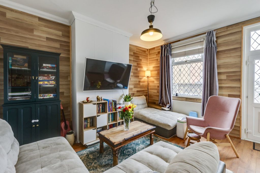 Property photo 2 of 19 Picture No. 43