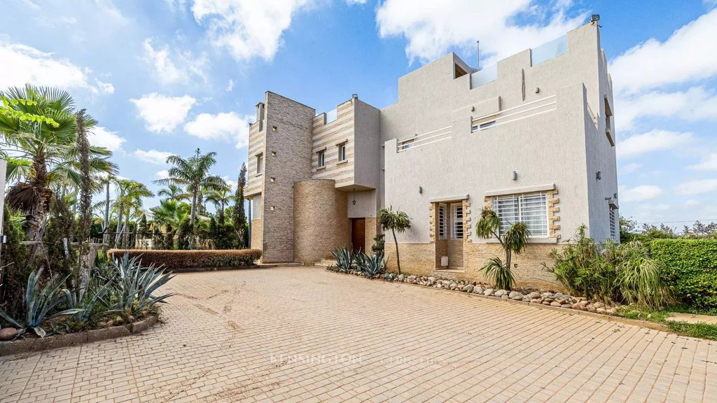 Property photo 2 of 27