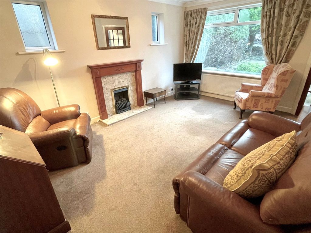 Property photo 2 of 22 Living Room