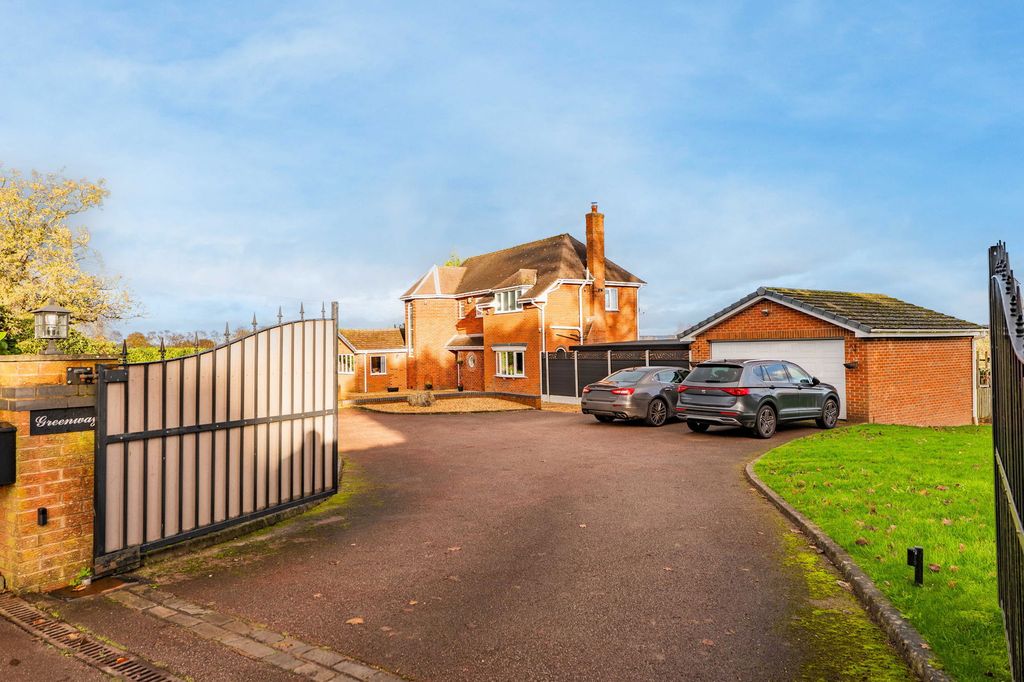 Property photo 3 of 42