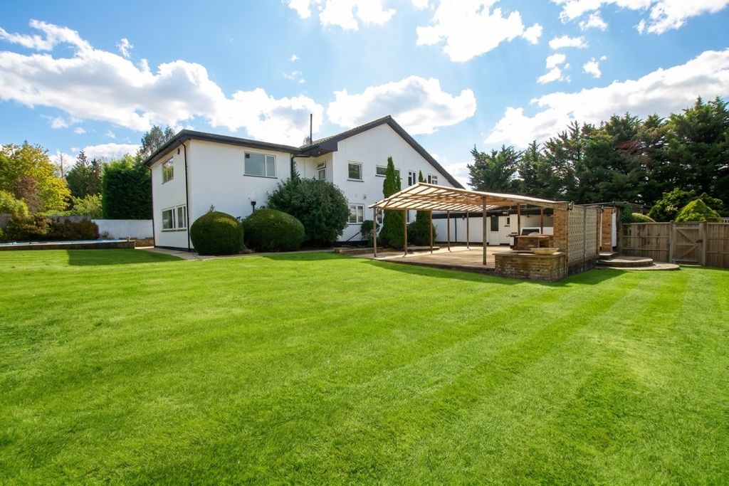 Property photo 1 of 34