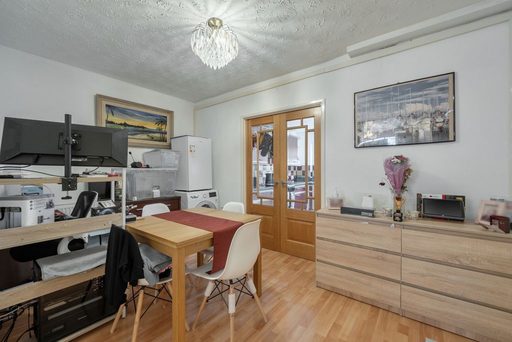 Property photo 3 of 19 1422268-12-69Aad1...