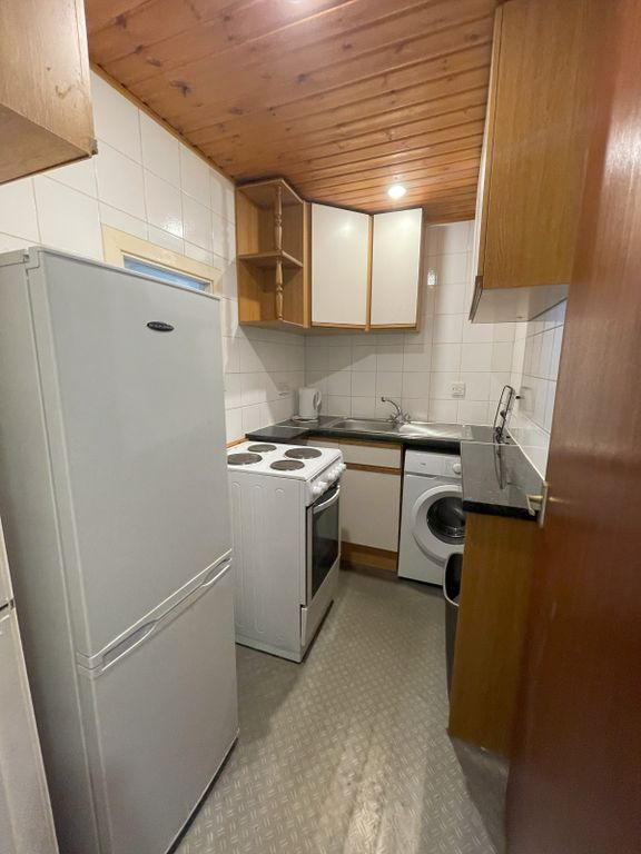 Property photo 2 of 6 Kitchen