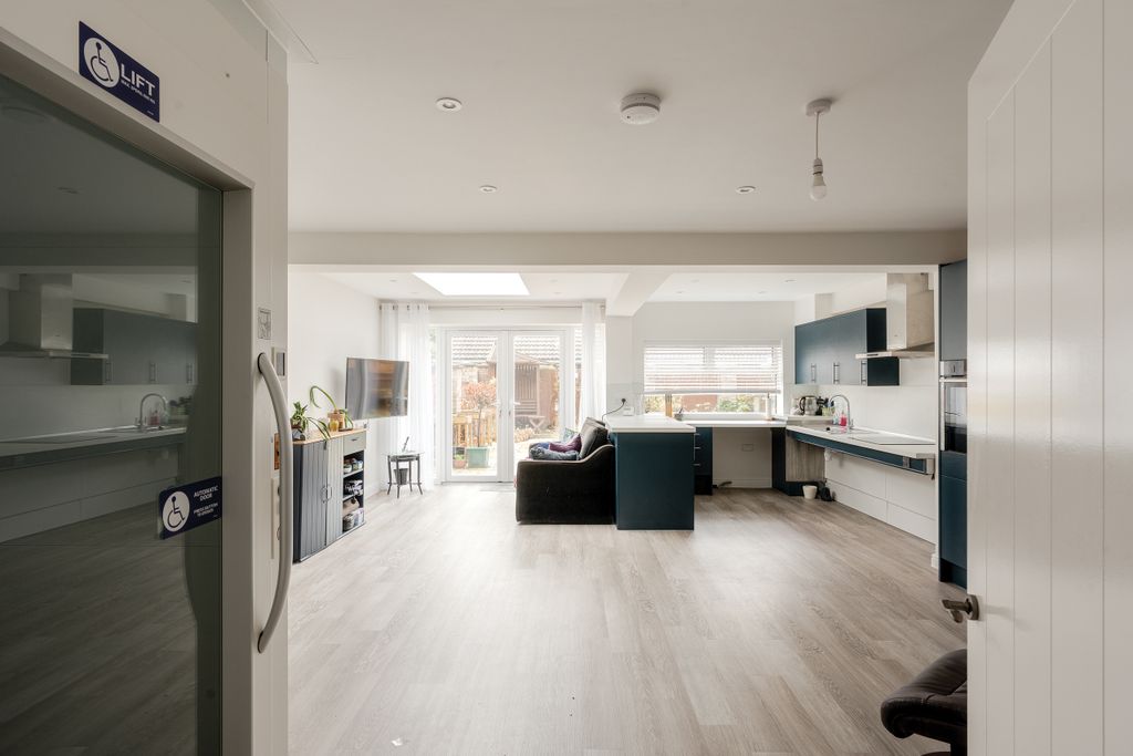 Property photo 3 of 24 Photo 3