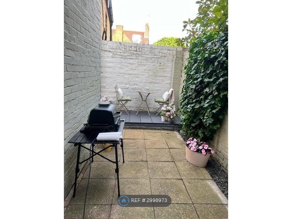 Property photo 3 of 15 Back Courtyard Gets Sun In The Mornings
