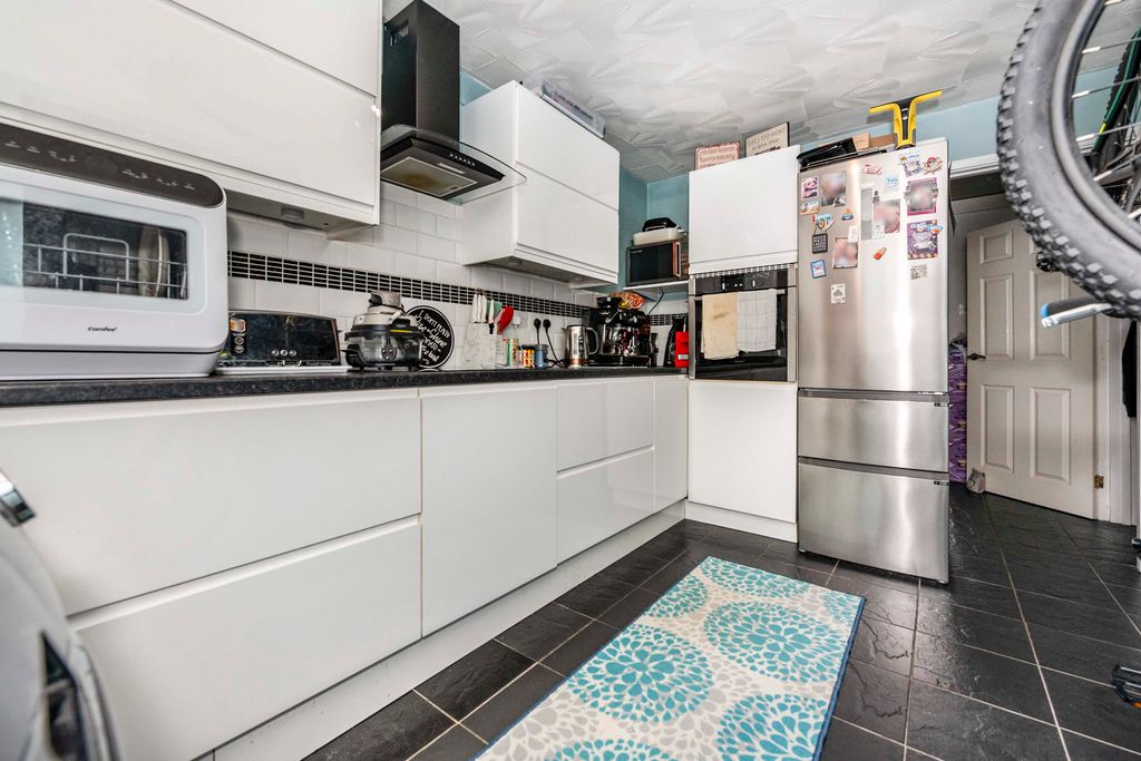 Property photo 3 of 13 Photo #3