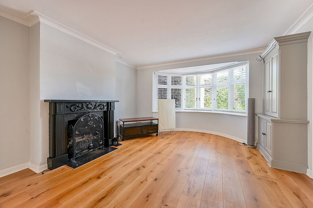 Property photo 2 of 22