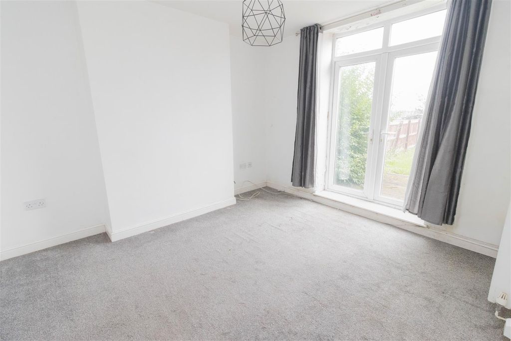 Property photo 2 of 7 Lounge