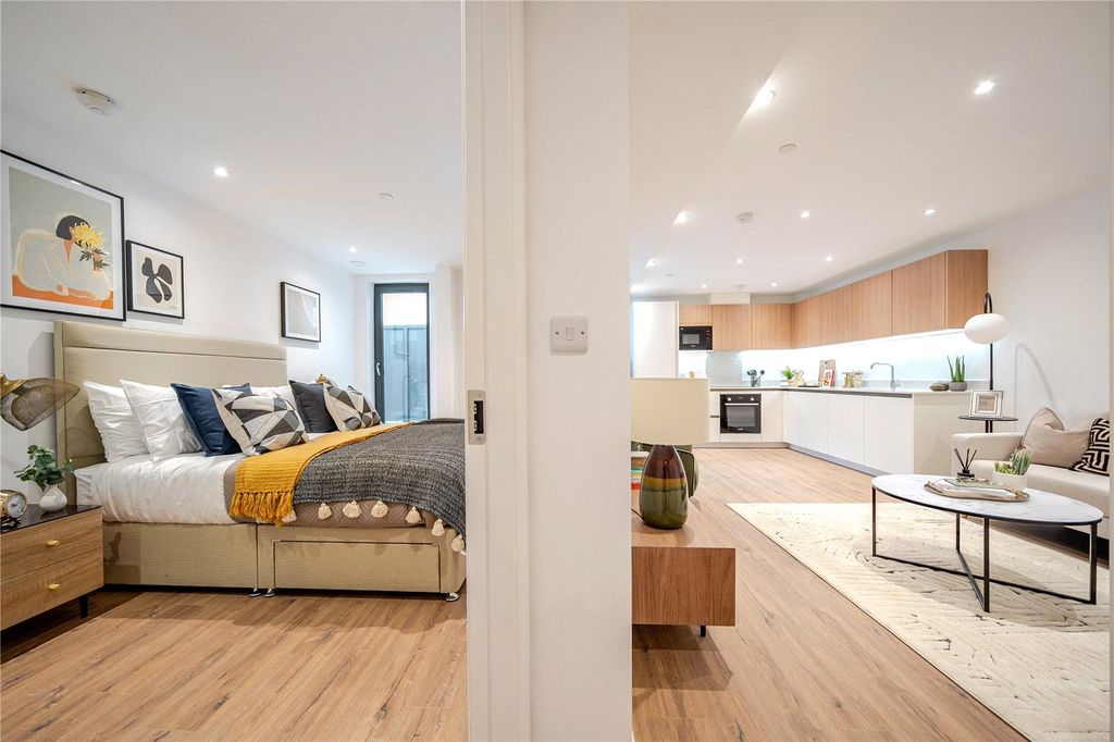 Property photo 2 of 9 Picture No. 12